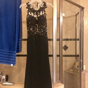 prom / elegant dress. In perfect condition.